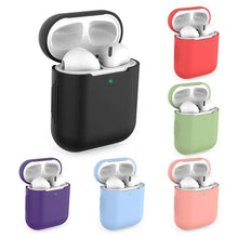 Laden Sie das Bild in den Galerie-Viewer, Silicone case for Apple Airpods Corner of Carina 
